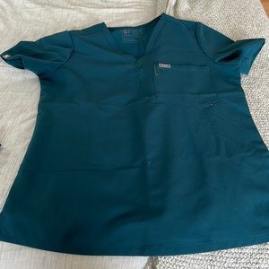 Figs short sleeve scrub top